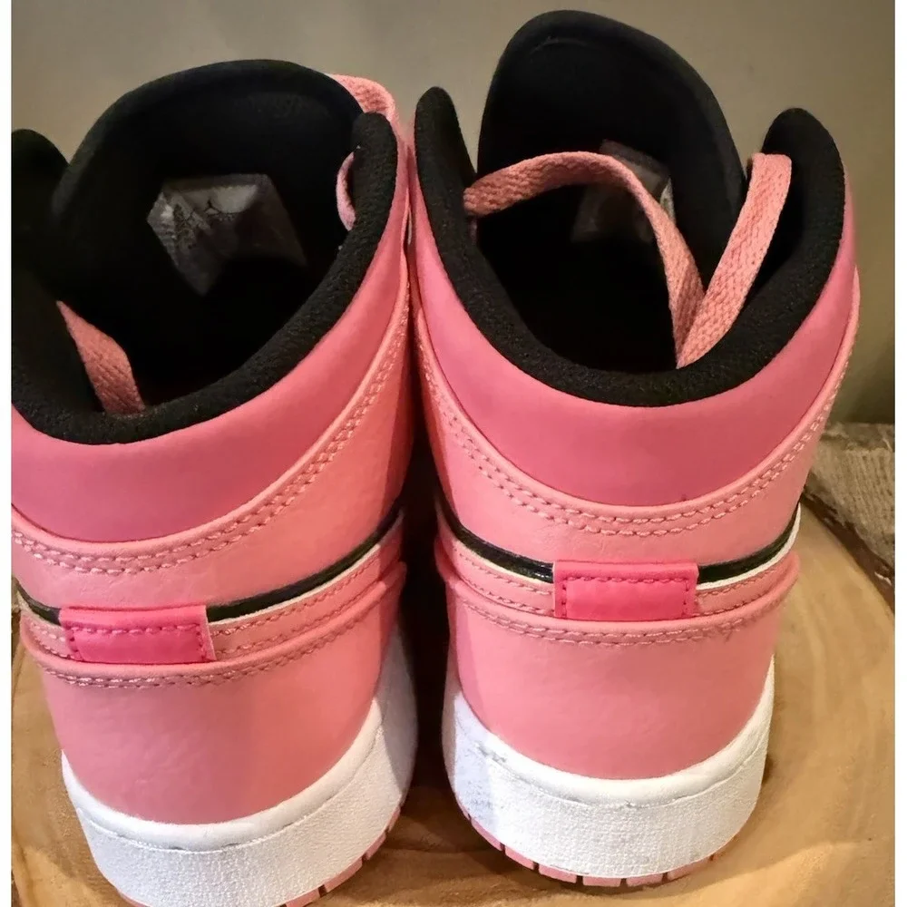 Nike Air Jordan 1‎ Mid GS Coral Pink Black 554725 662 Kids 6Y  Women's 7.5 8